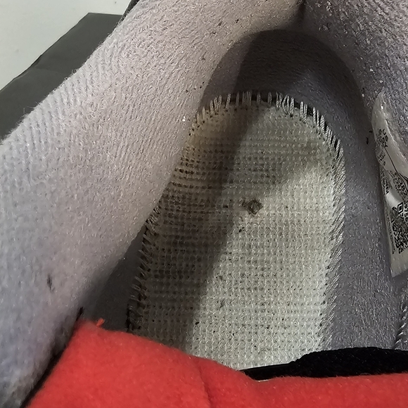 Used No Box,Size 6.5 - Jordan 4 Retro Bred Black/Fire Red Cement 2019 - Picture 10 of 11